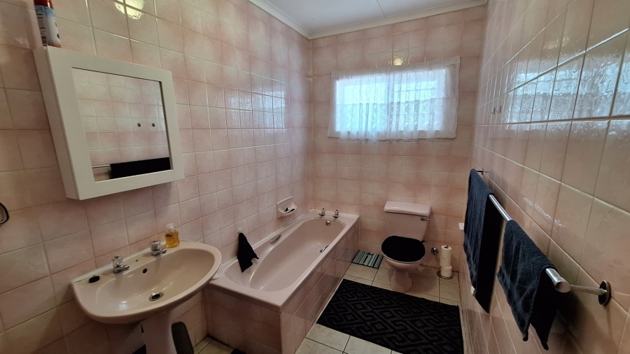 4 Bedroom Property for Sale in Port Owen Western Cape